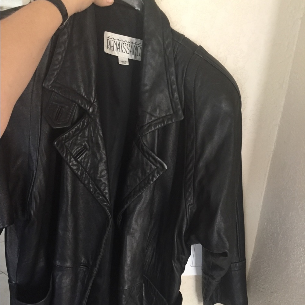 100% Black leather jacket, lightly used, men small
